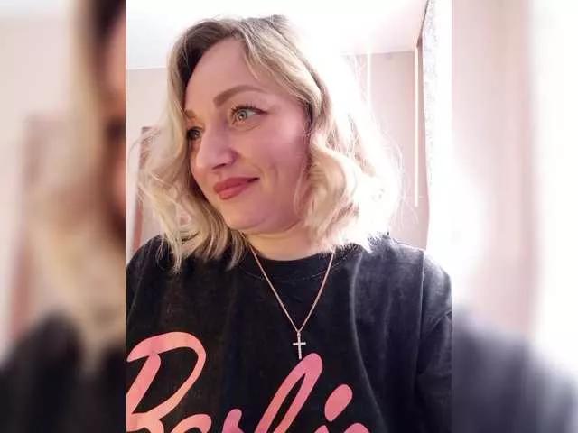 Offline Tanysha-1 on BongaCams