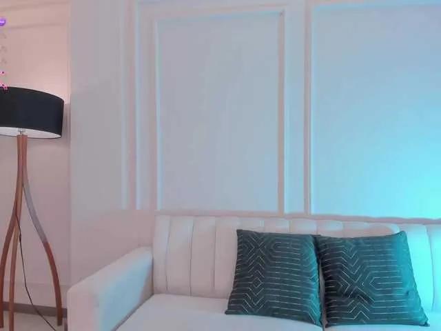 Offline TaraLawrence on BongaCams