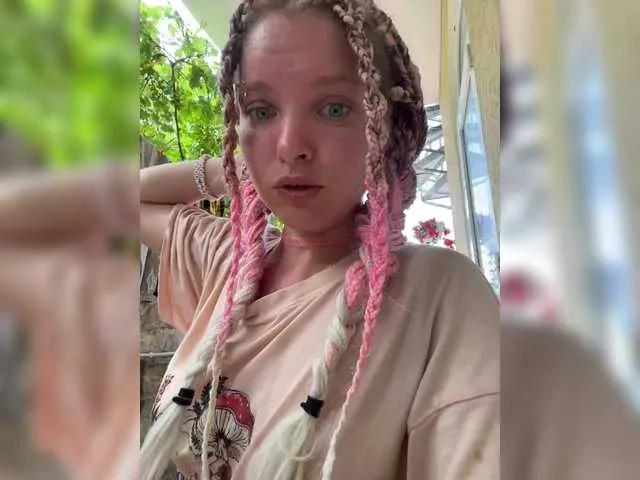 Offline ThatTripPink3 on BongaCams