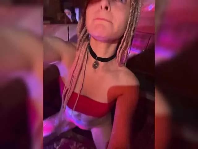 Offline ThatTripPink3 on BongaCams