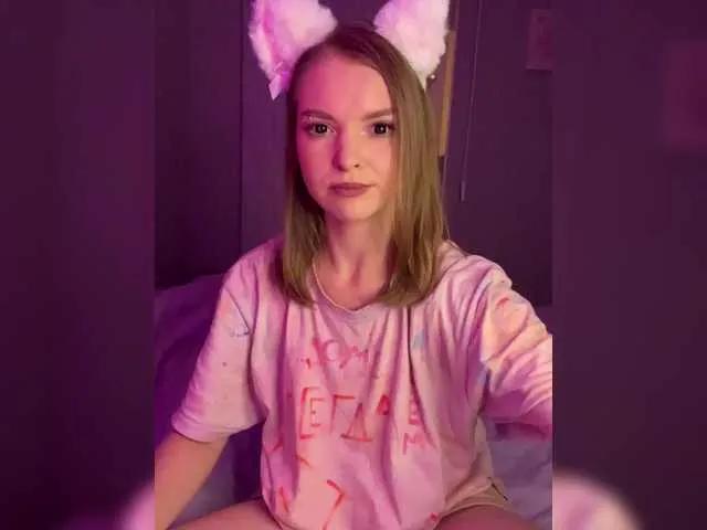 Offline ThatTripPink3 on BongaCams