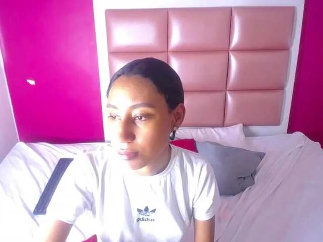 Offline tiny-sarah1 on BongaCams