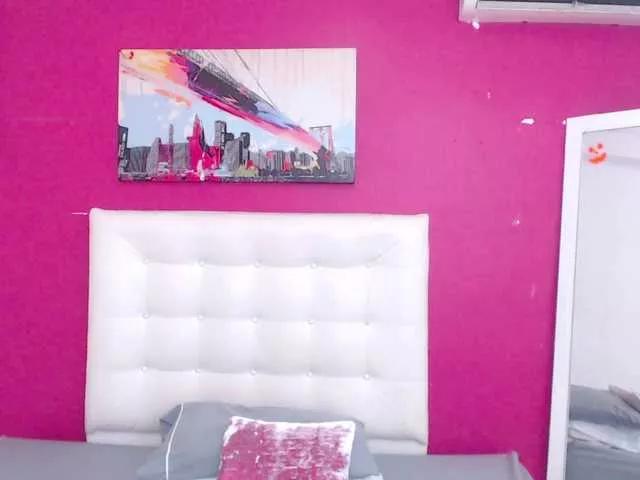 Offline tiny-sarah1 on BongaCams