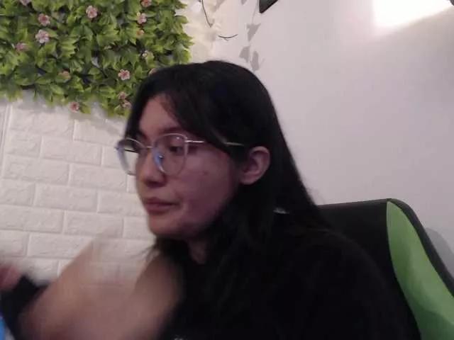 Freechat trixxxye on BongaCams