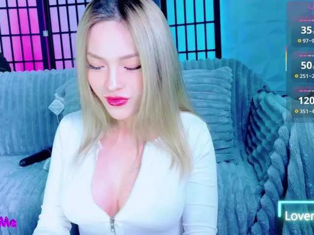 Offline Uyennhi99 on BongaCams