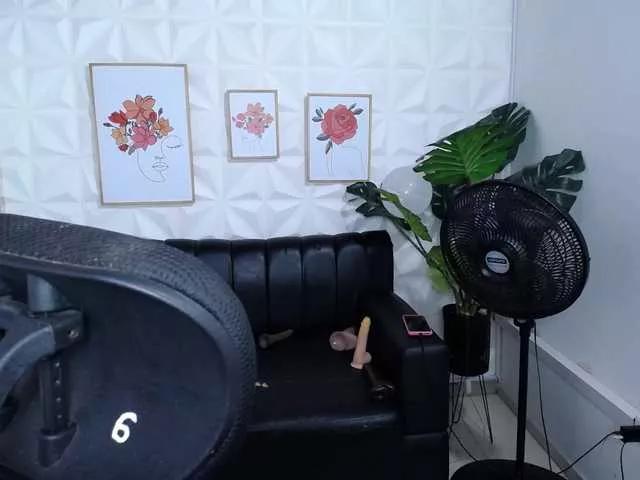 Offline Valentina-mature on BongaCams