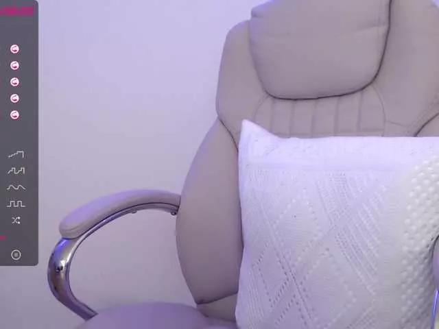 Offline VikkiMikki on BongaCams