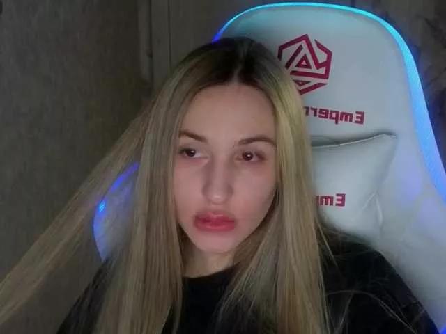 Offline VikkiRood on BongaCams