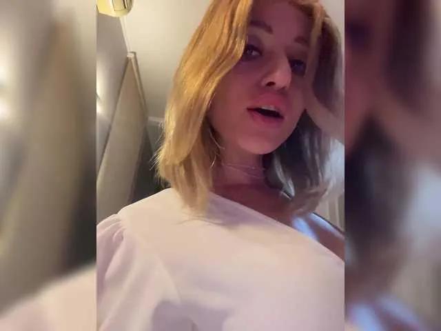 Offline ViviRoss on BongaCams