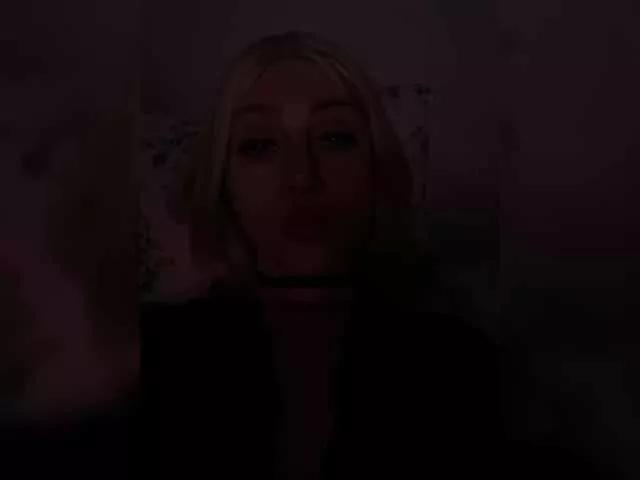 Offline ViviRoss on BongaCams