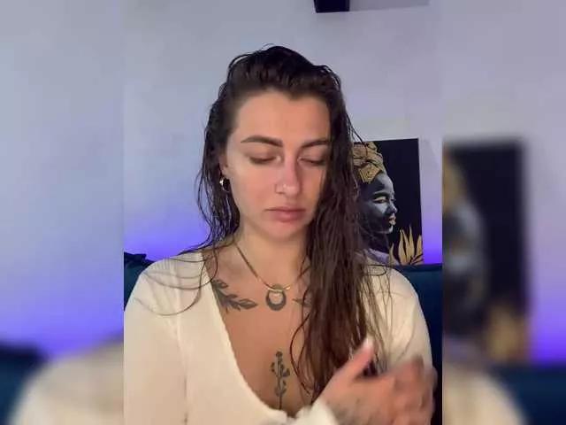 Offline WILDGIRL on BongaCams