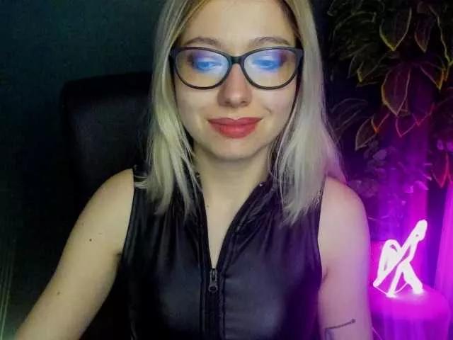 xxHeidiLove on BongaCams 