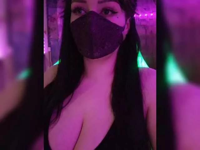 Offline YennSI on BongaCams