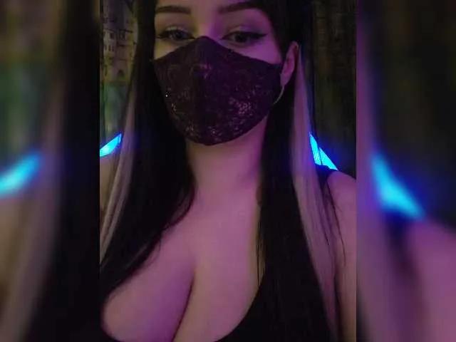 Offline YennSI on BongaCams