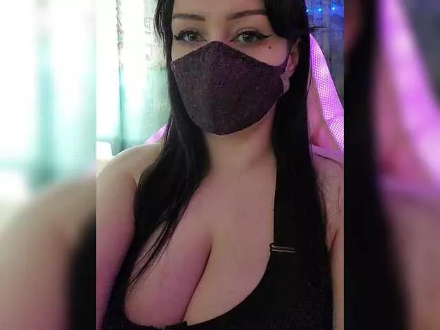 Offline YennSI on BongaCams