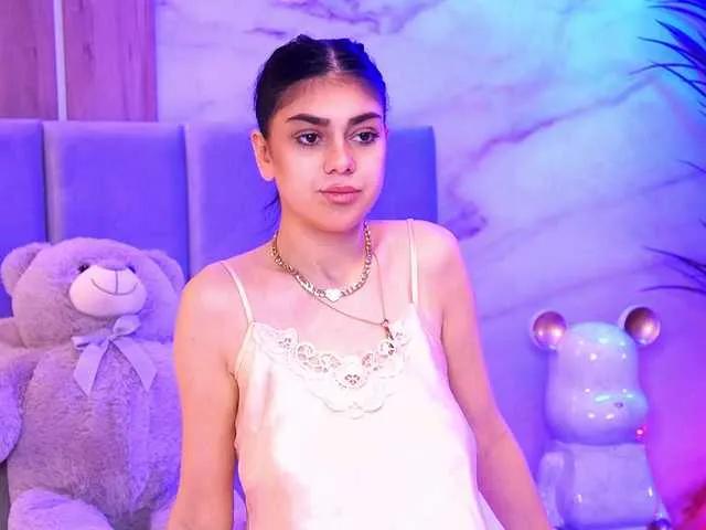 ZaraCapri — Confident men who know what they want, playful teasing, flirty chats, compliments, and a little naughty mischief 