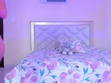 amy_sweetheat__ — Revote tits [39 tokens left] pretty day, my PVT is open! #new #skinny #latina #teen #heels