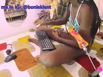 Freechat bonieklent on Chaturbate
