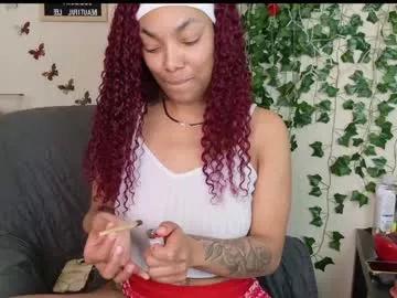 Freechat butterflybootyy on Chaturbate