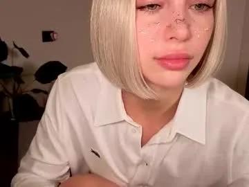 Freechat cutieeeeva on Chaturbate