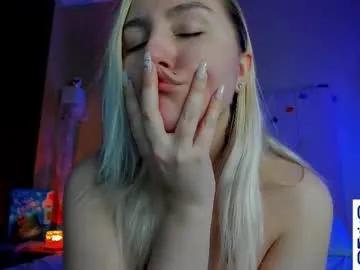 debbie_taylor — playing with nipples   ;) #shy #bigass #natural #bbw #feet [51 tokens remaining]