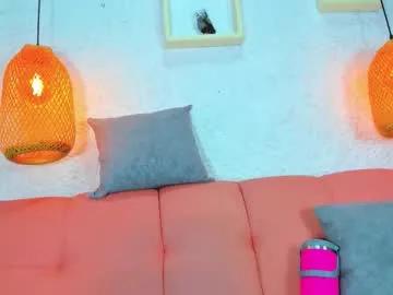 emiily_s — GOAL: squirt in my feet [228 tokens remaining] Welcome to my room! #feet  #anal # squirt # #lovense #new