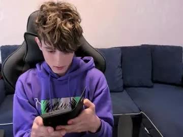 Freechat james_mil on Chaturbate