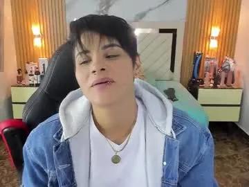 Freechat karolandluna on Chaturbate