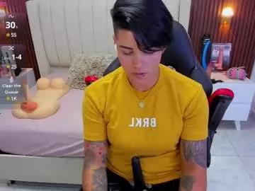 Freechat karolandluna on Chaturbate