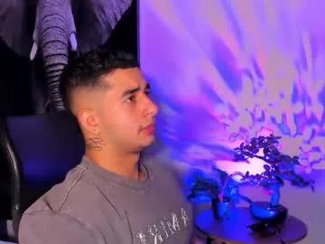 king_falconer — naked [200 tokens left] #latin #master   #muscle  #cum  #young