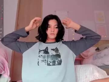 Freechat kittenmoon_ on Chaturbate