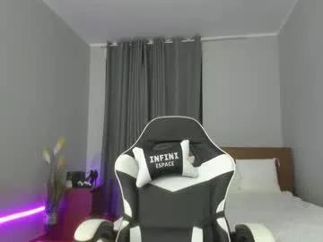 krisztina_o — OhMiBod : Device that vibrates at the sound of Tips and makes me wet. - Multi-Goal :  Hi i'm a young mommy and i have milk.I'm a gymnast l show you my flexibility and the grace of my female body guys