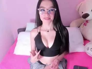 Freechat littlearii on Chaturbate