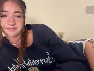 Freechat lolariv on Chaturbate