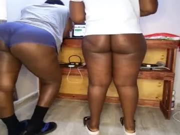 Freechat queenkiah on Chaturbate