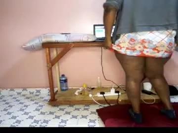 Freechat queenkiah on Chaturbate