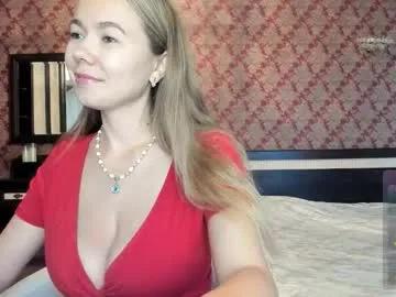 roxxana_xxxx — Goal: breast massage #Bigboobs #cute #Pvt #natural #c2c - Next Goal: Handbra (5 -10 min)