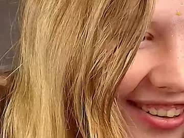 Freechat salut_love on Chaturbate