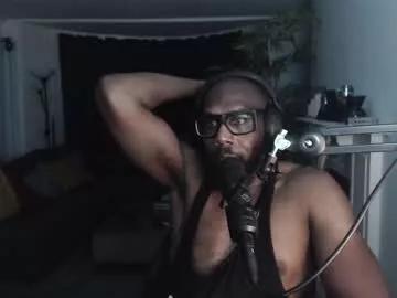 Freechat strongmellow on Chaturbate