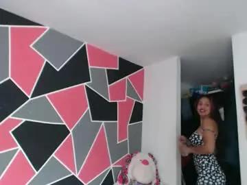 ximenaa_suarez — #milf #latinos #bigboobs #feel #leggings