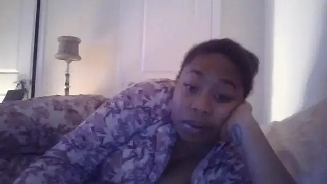 Freechat angeliquebelcali on StripChat