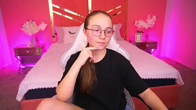 StripChat ArrinaWairr is Freechat ArrinaWairr — cheer me up with coffee