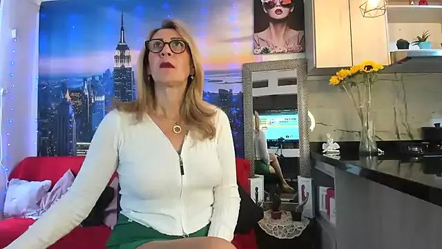 Freechat ashleymilf_1 on StripChat