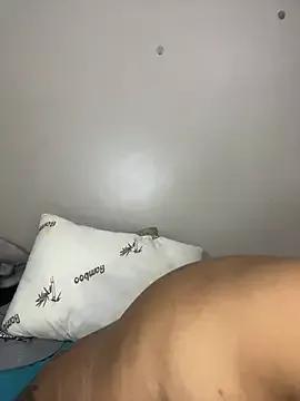 Group beverlyxxxx on StripChat