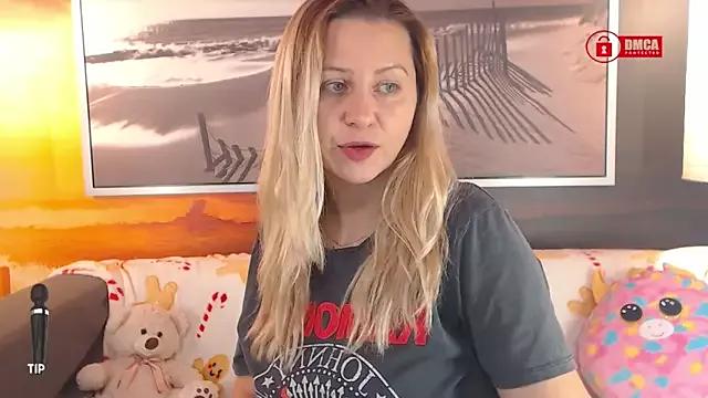 Freechat BigBoobsARRI on StripChat