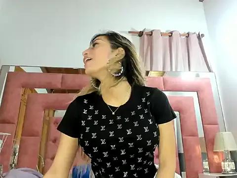 Freechat briana_wonder69xxx on StripChat