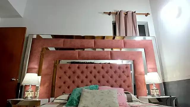 Freechat briana_wonder69xxx on StripChat