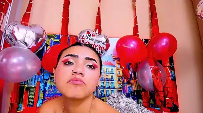 Freechat CristalLoren on StripChat