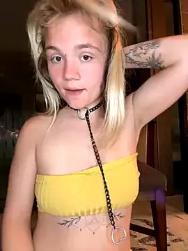 Freechat Cutiepiespanks on StripChat