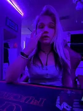 Freechat Cutiepiespanks on StripChat